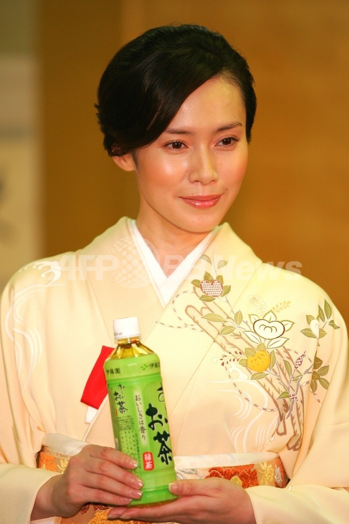 中谷美紀「伊藤園　大茶会」に出席、お手前を披露 - 東京