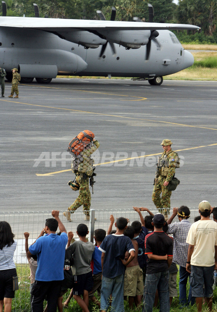 豪軍第1陣、東ティモール到着 - 東ティモール