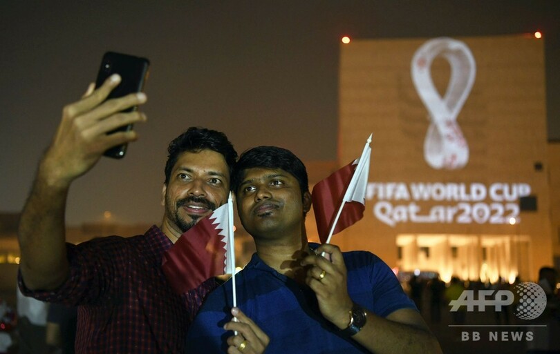 Ｗ杯カタール大会の公式エンブレム発表、伝統のショールから着想