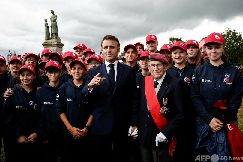 マクロン仏大統領「犠牲の精神」を称賛 ノルマンディー作戦80年式典始まる