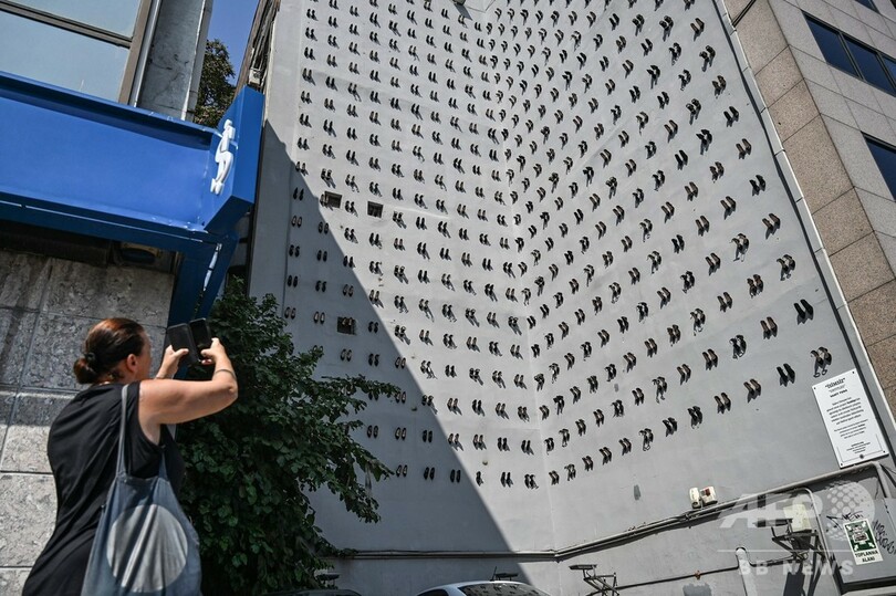 DVは許さない…犠牲者象徴する女性靴440足壁に トルコ