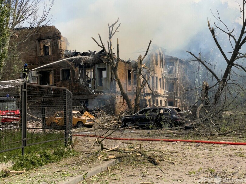 ウクライナ東部の医療施設にミサイル 2人死亡、30人負傷