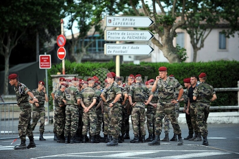 仏陸軍、公開訓練中の実弾発射は事故と強調
