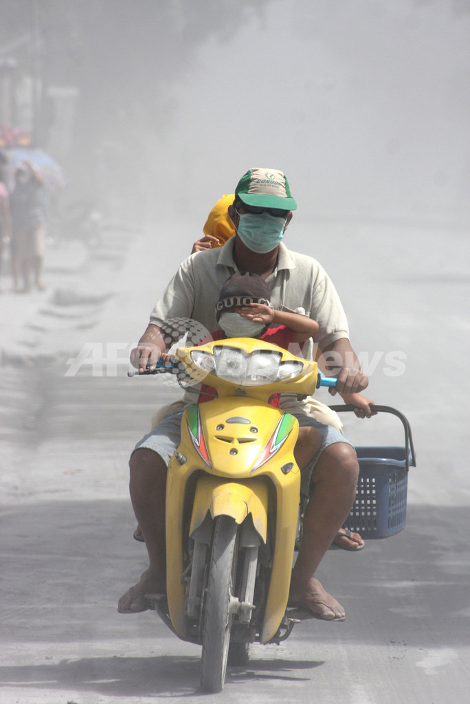 フィリピン、ブルサン火山が大規模噴火