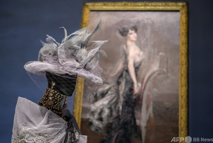 「ディオール」巡回展、NYで開催 米国ならではの工夫も
