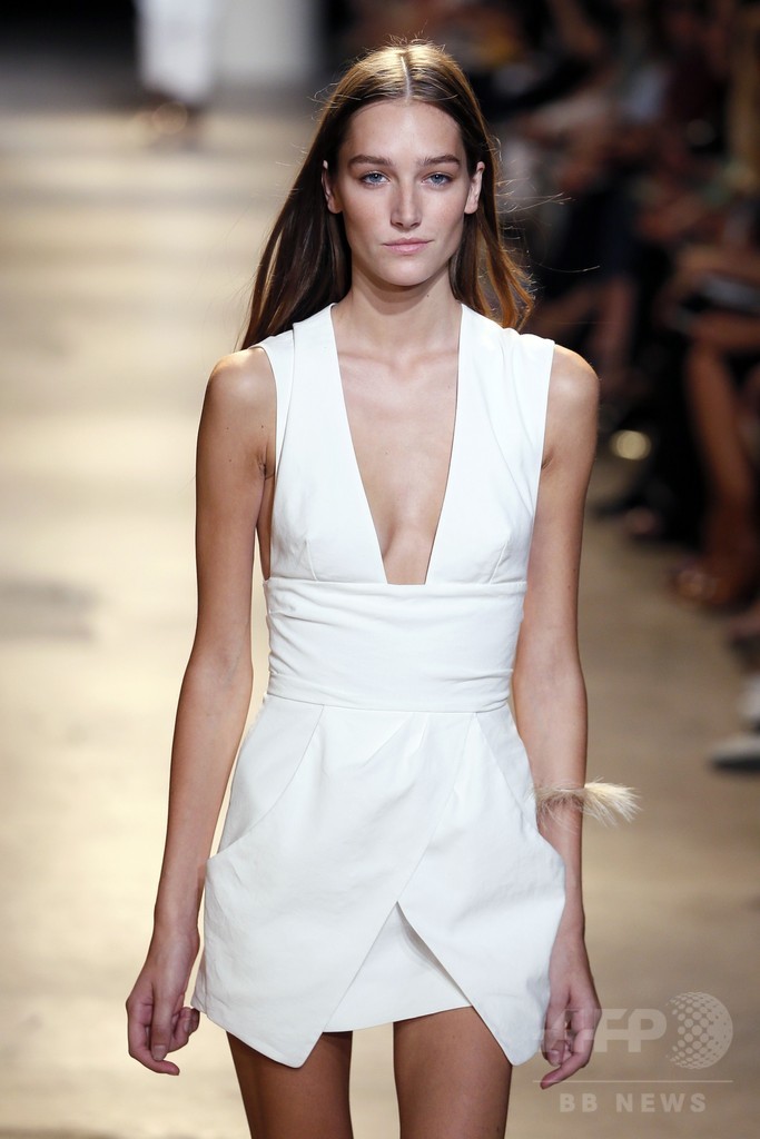 トライバル要素を盛り込んで、「イザベル・マラン」15年春夏