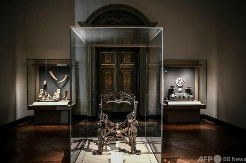 仏国立図書館旧館、改修終えて再開