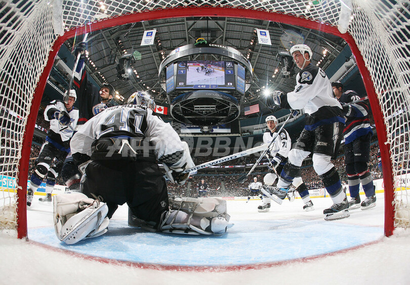 ＜06-07NHL＞カナックス ライトニングに快勝し3連勝 - カナダ