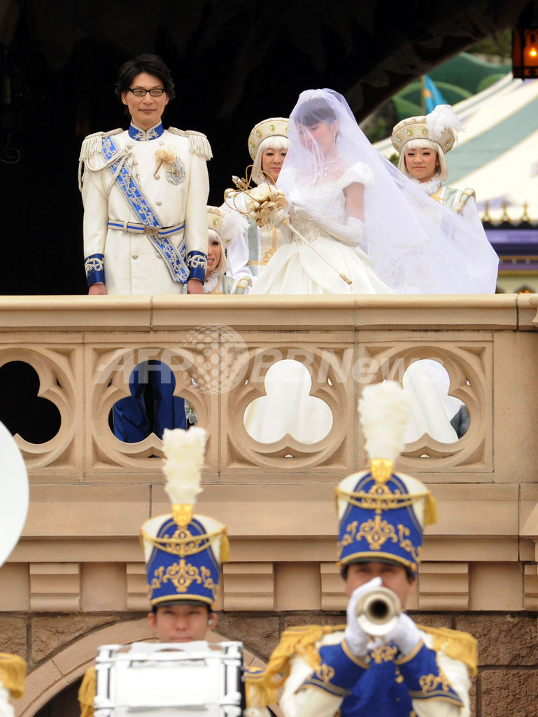 あなたもシンデレラになれる！ディズニーランド初の結婚式　