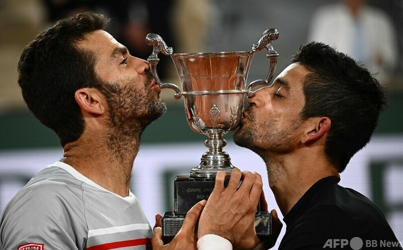 中米勢初のGS優勝、アレバロ/ロジェール組が男子複制す 全仏OP