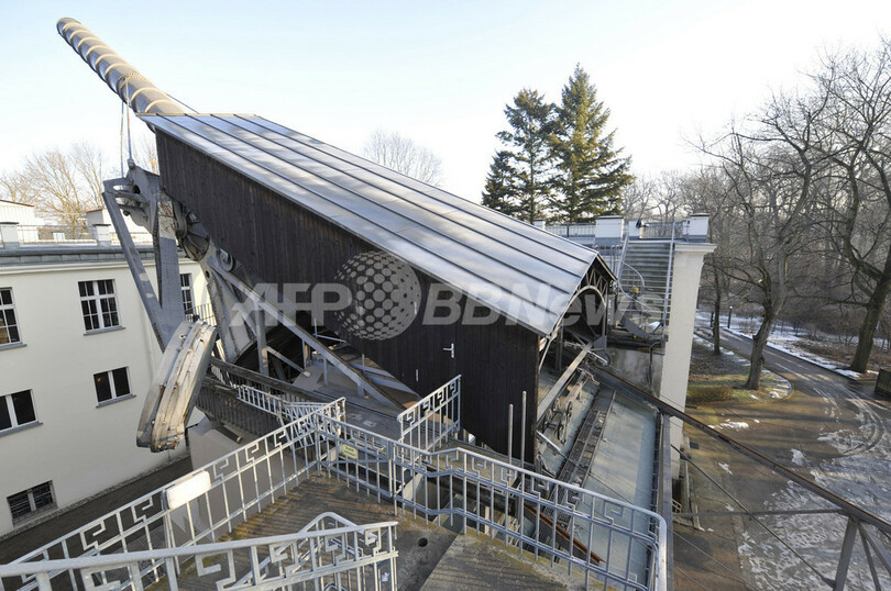 アルヒェンホルト天文台の巨大望遠鏡、ドイツ