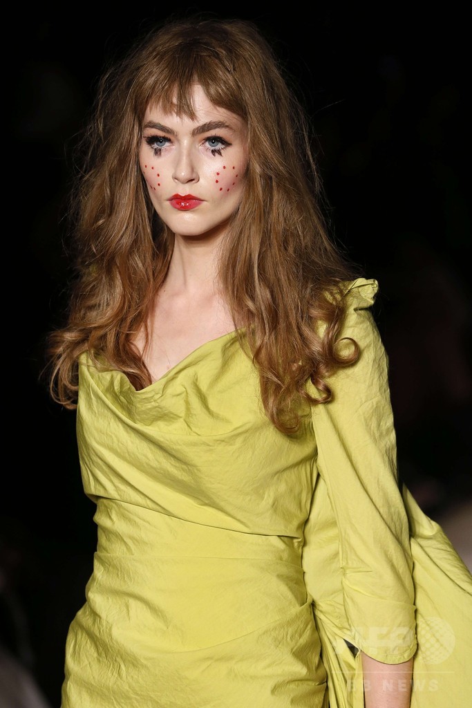 未来の子ども達にオマージュ、「ヴィヴィアン・ウエストウッド」15年春夏