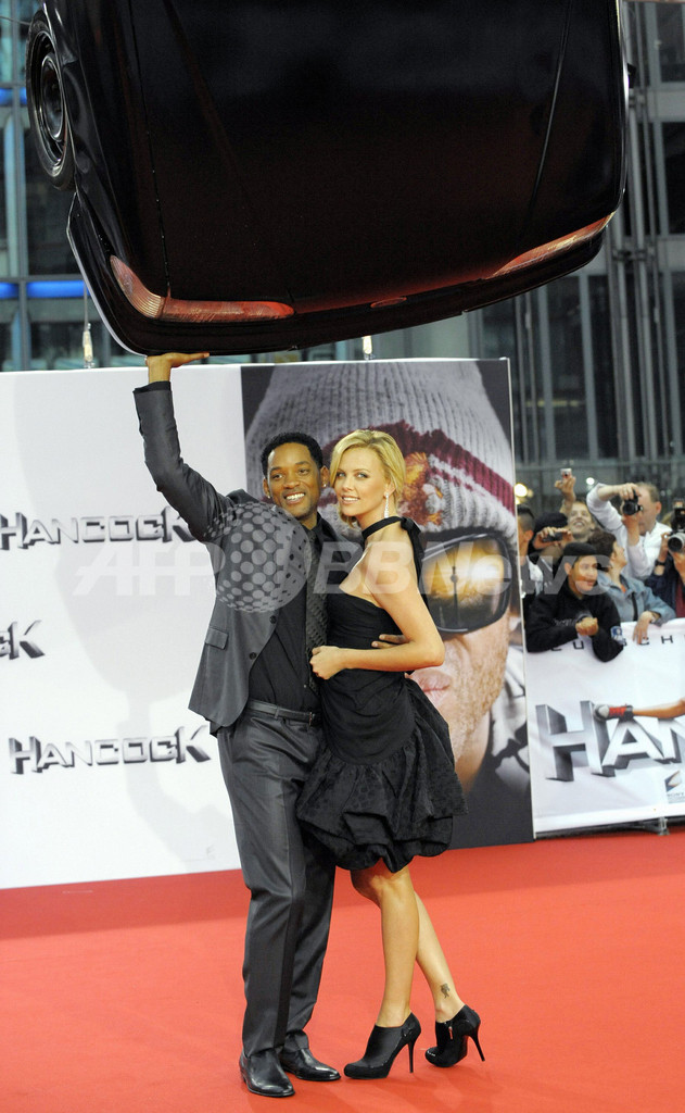 映画『ハンコック』ドイツプレミア上映会、レッドカーペットにウィル・スミスら登場