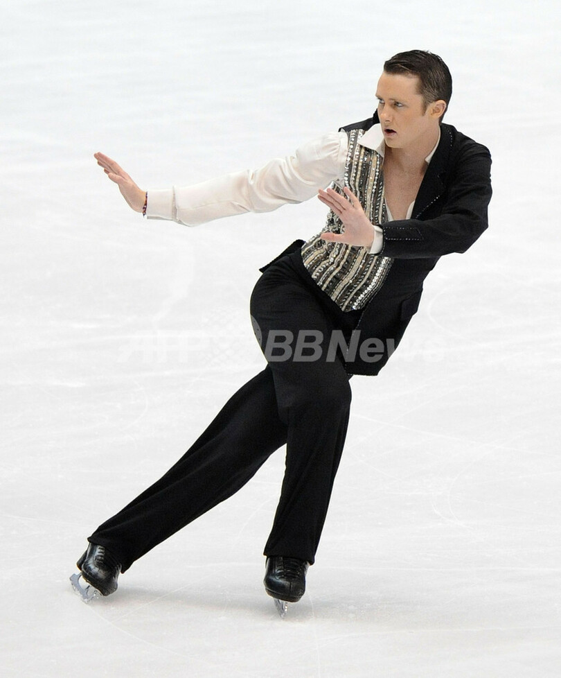 男子SP、高橋が首位発進 羽生5位 フィギュアNHK杯