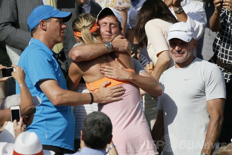 シャラポワが2年ぶり2度目の優勝、全仏オープン