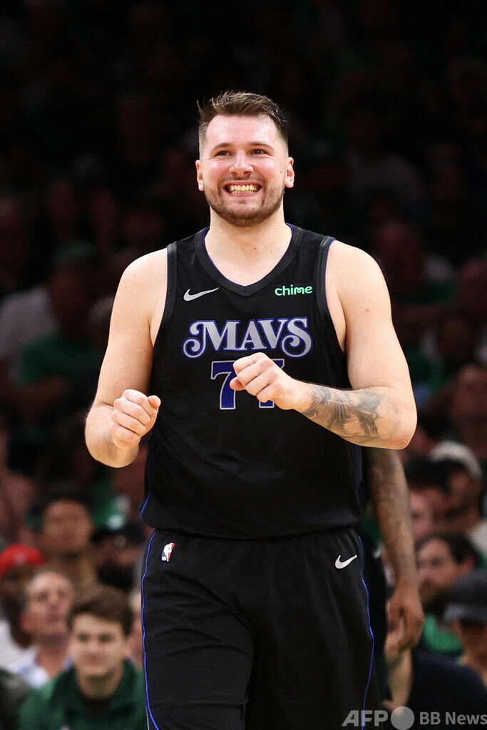 NBAファイナル開幕 セルティックス大勝で初戦制す