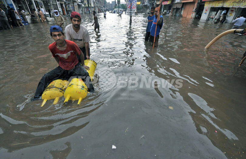 パキスタン東部、モンスーンで大雨