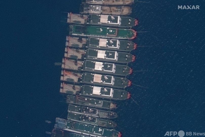 南沙諸島周辺海域に「群がる」中国船団 フィリピンが非難
