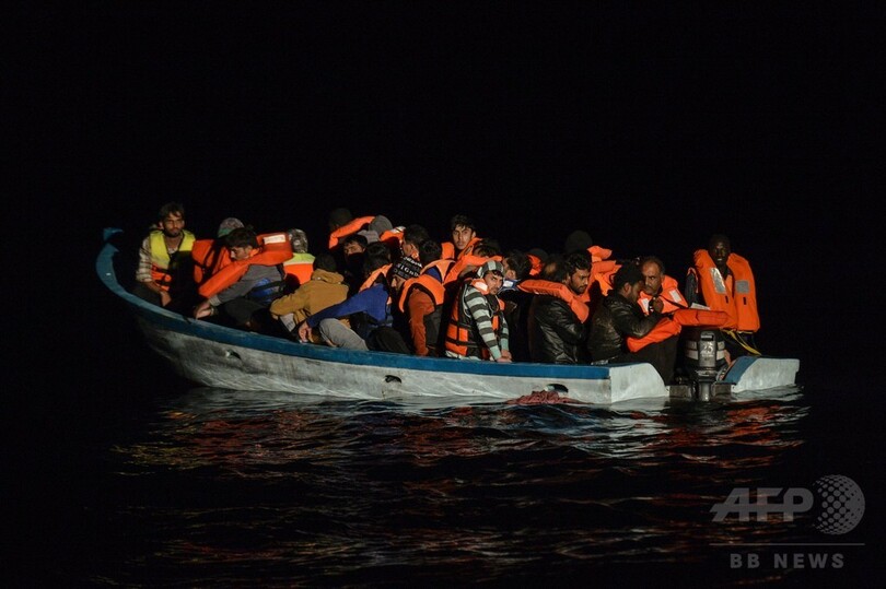 地中海でまた悲劇 「銃突き付けられ海へ」 移民230人超死亡か