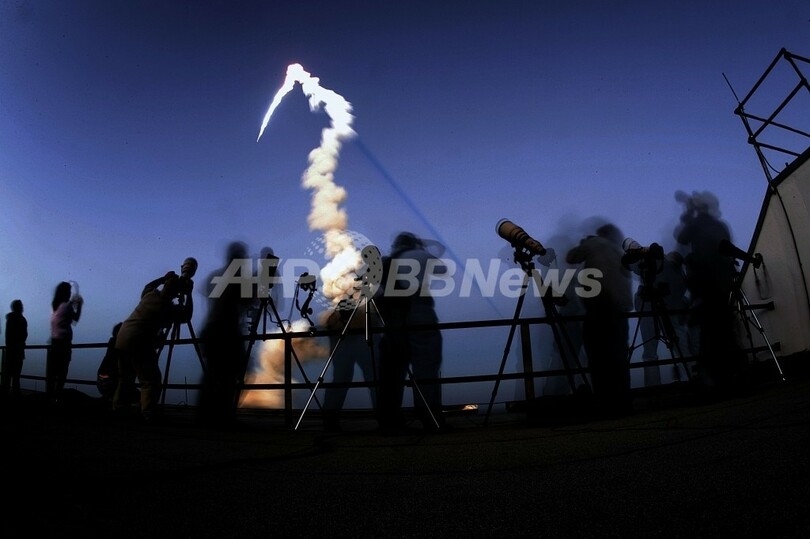 「ディスカバリー」打ち上げ、若田さん宇宙へ