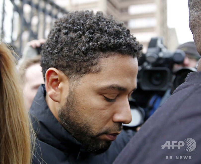 ヘイトクライム自作自演俳優、16件の罪で起訴 米シカゴ大陪審