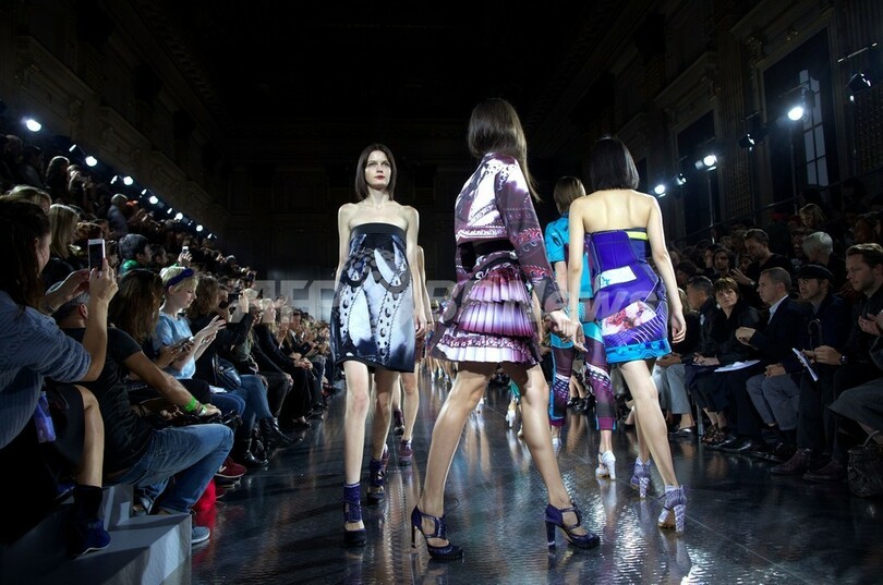 ＜14年春夏ロンドンコレクション＞メアリー・カトランズ