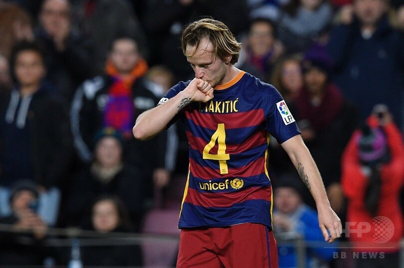 バルセロナ6発大勝、スアレスがメッシとのトリックPKから得点