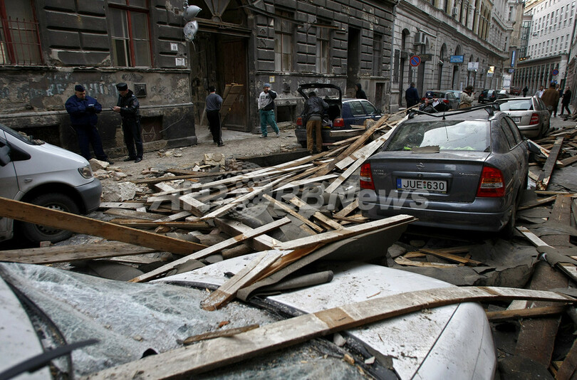ハンガリーで暴風雨、33メートルの強風