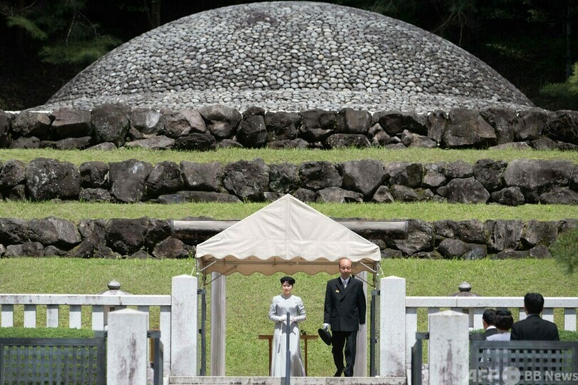 愛子さま、武蔵野陵と武蔵野東陵を参拝