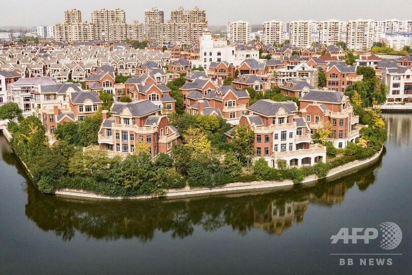 湖畔に建てられた高級マンション・別荘だらけの村 中国・丹陽