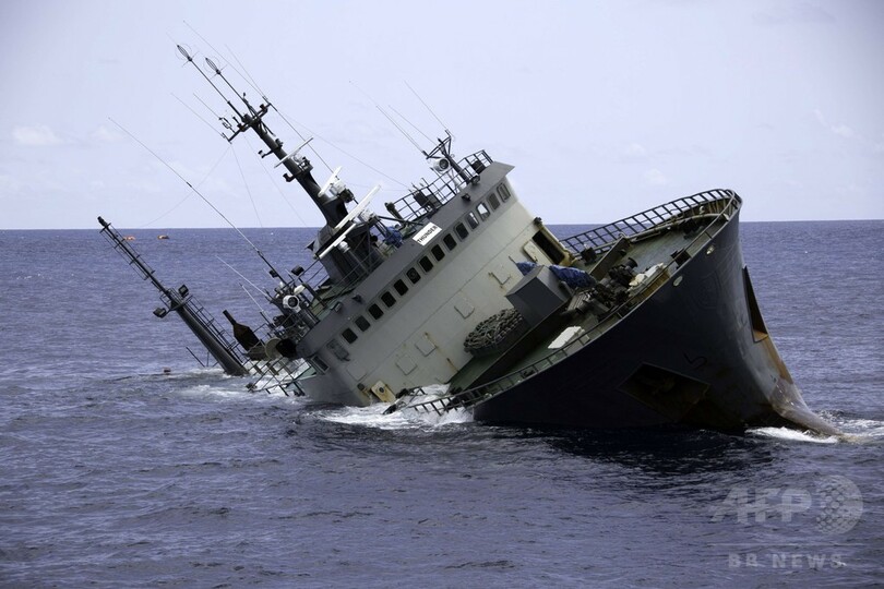 沈没 密漁船 から乗組員救助 シー シェパード発表 写真4枚 国際ニュース Afpbb News