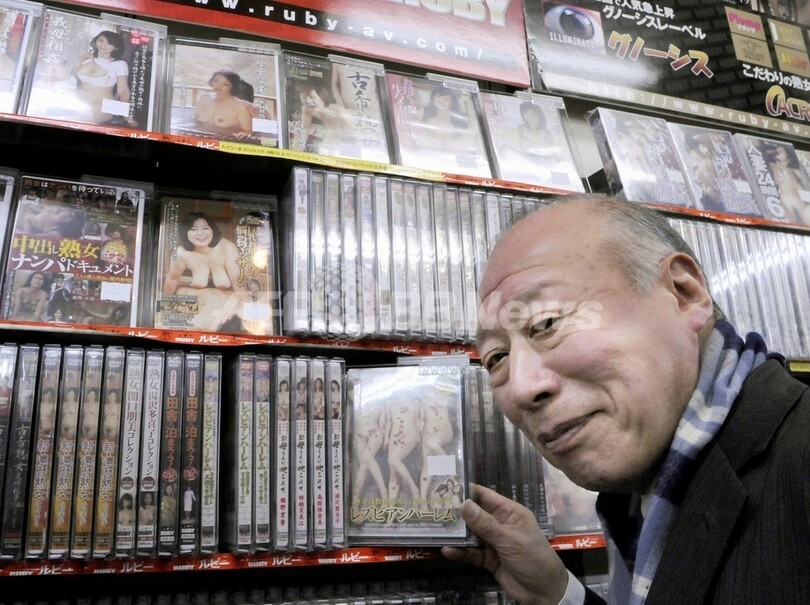 74歳でなお現役、最高齢ポルノ俳優の徳田重男さん