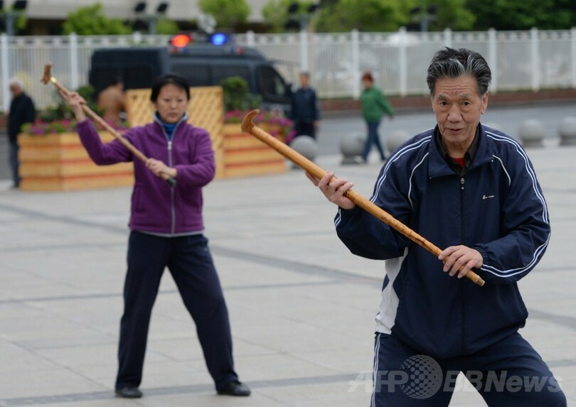 ウルムチの朝市襲撃、死者39人に 1年間の「対テロ作戦」開始