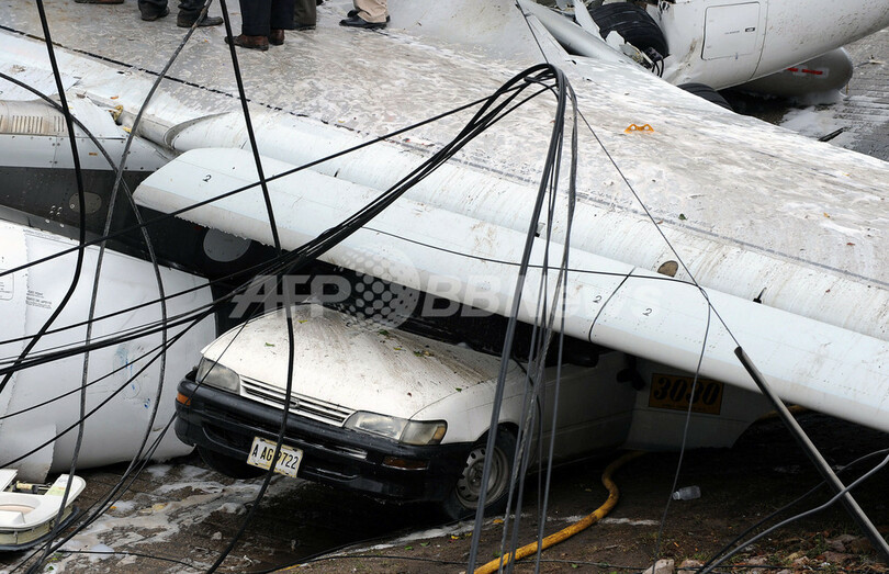 旅客機の着陸失敗で4人死亡、65人が重軽傷 ホンジュラス