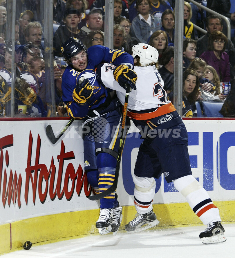 ＜06-07NHL プレーオフ＞セイバーズ アイランダーズを降しカンファレンス準決勝進出を決める - 米国