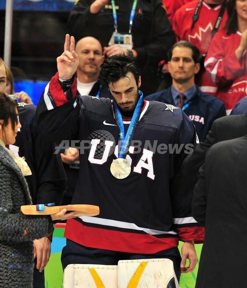 男子ホッケー カナダが延長戦を制して金メダル、バンクーバー冬季五輪