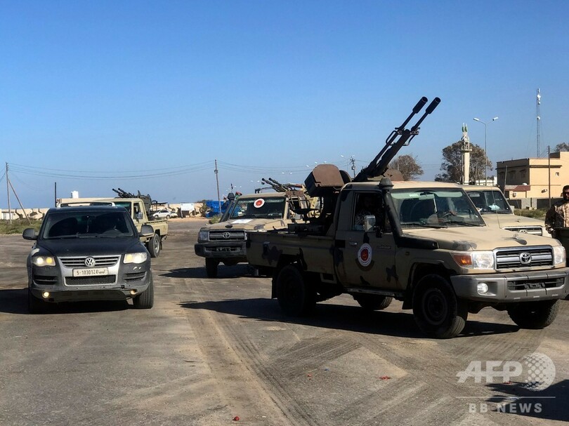リビア、民兵組織が空爆開始 統一政府も反攻を宣言 