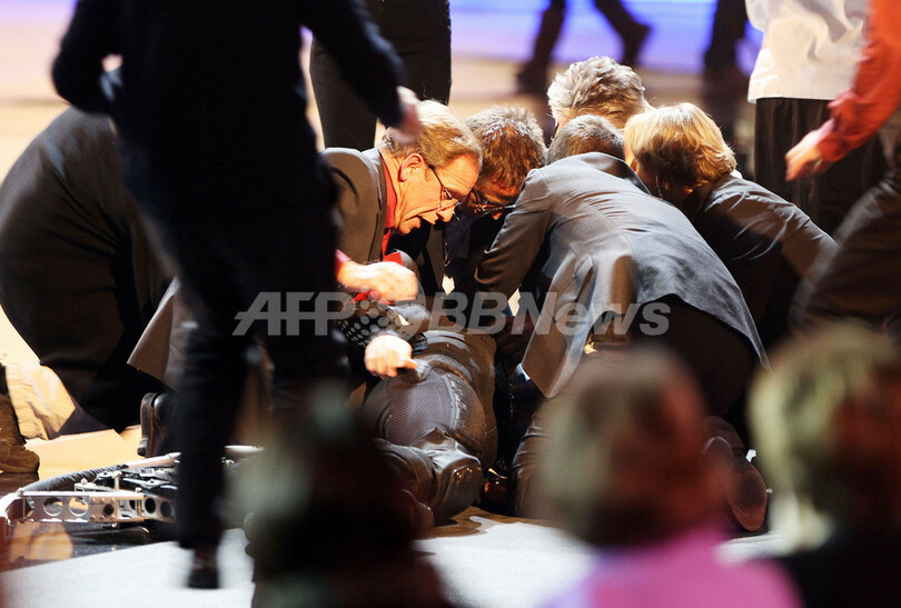 ドイツの人気テレビ番組、生放送中の事故で放送中断