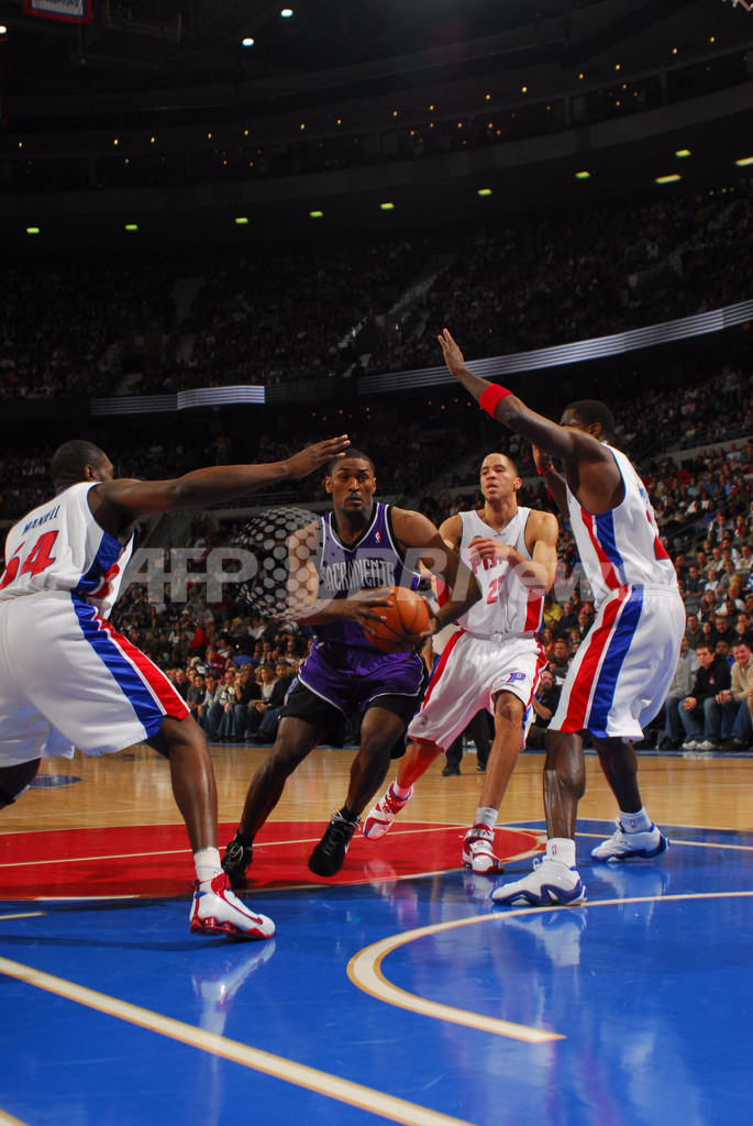 ピストンズ キングスを降しシーズン16勝目を挙げる