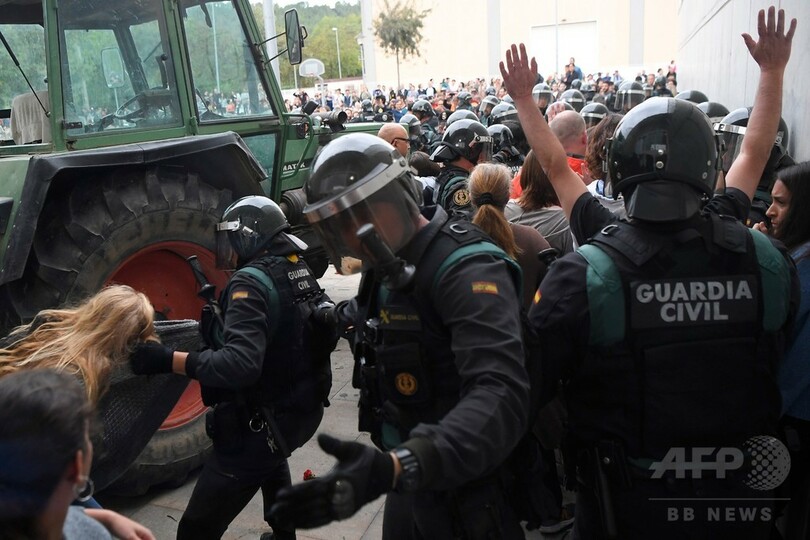 カタルーニャで独立住民投票、警察は投票箱押収や封鎖で強行阻止