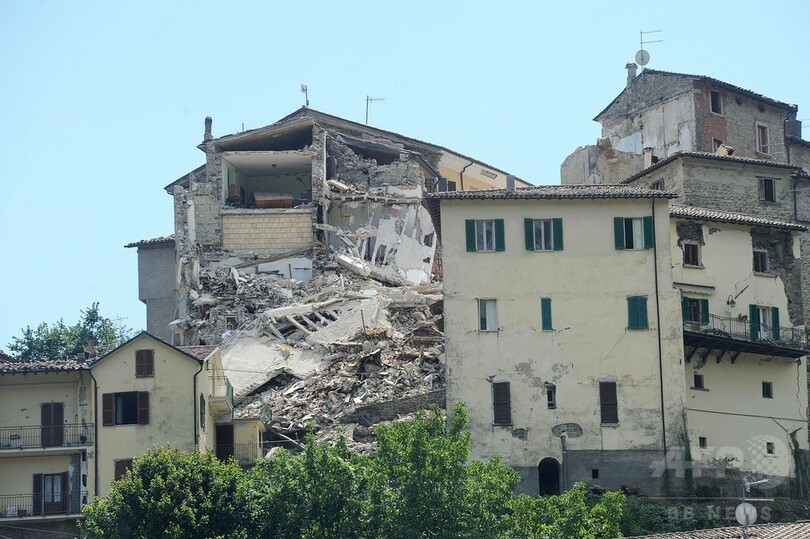 イタリア中部地震、死者278人に 非常事態宣言