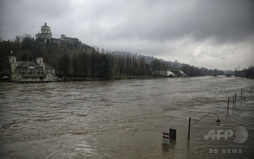イタリアで洪水、馬の世話をしていた高齢男性流される