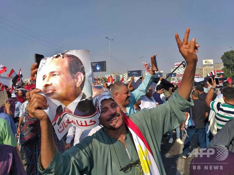 エジプトでまた反政権デモ、大統領支持者によるカウンターデモも