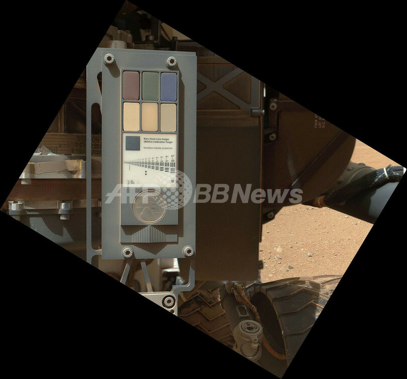 火星探査車のMAHLIカメラ、防塵カバー外した鮮明画像が公開