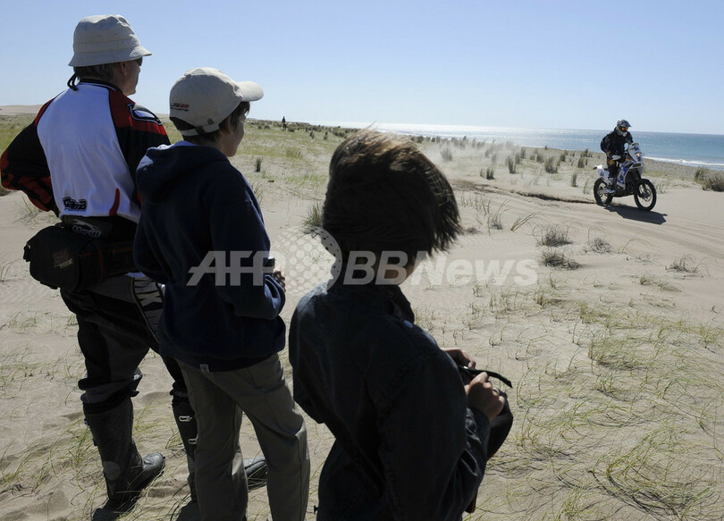 ダカールラリー開幕、二輪部門で死亡事故