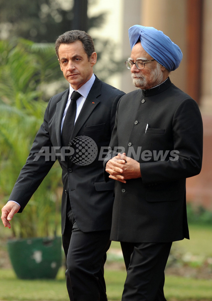 仏・インド両首脳、民生用原子力協力や軍事提携拡大で合意