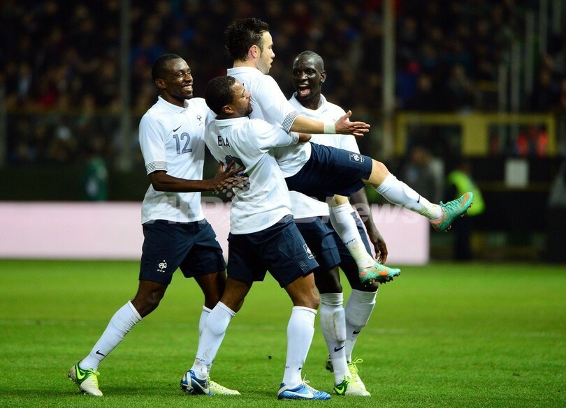 フランスが敵地でイタリアに勝利、サッカー国際親善試合