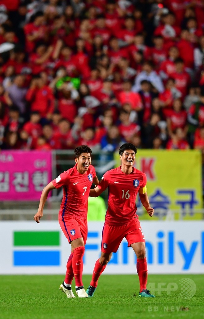 10人の韓国がカタールに逆転勝利 孫が決勝点 アジア最終予選 写真5枚 国際ニュース Afpbb News