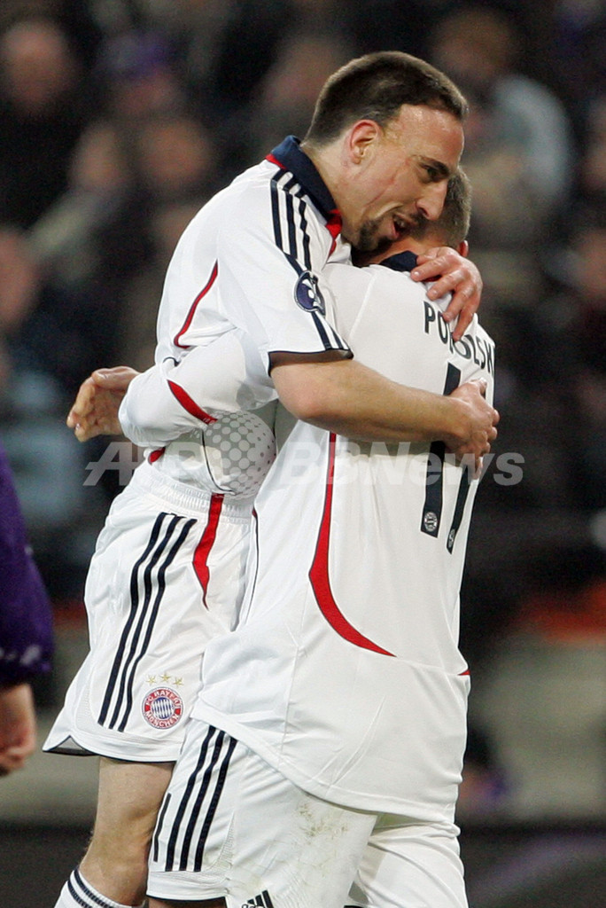 バイエルン アウェーで5得点を奪い準々決勝進出へ大きく前進