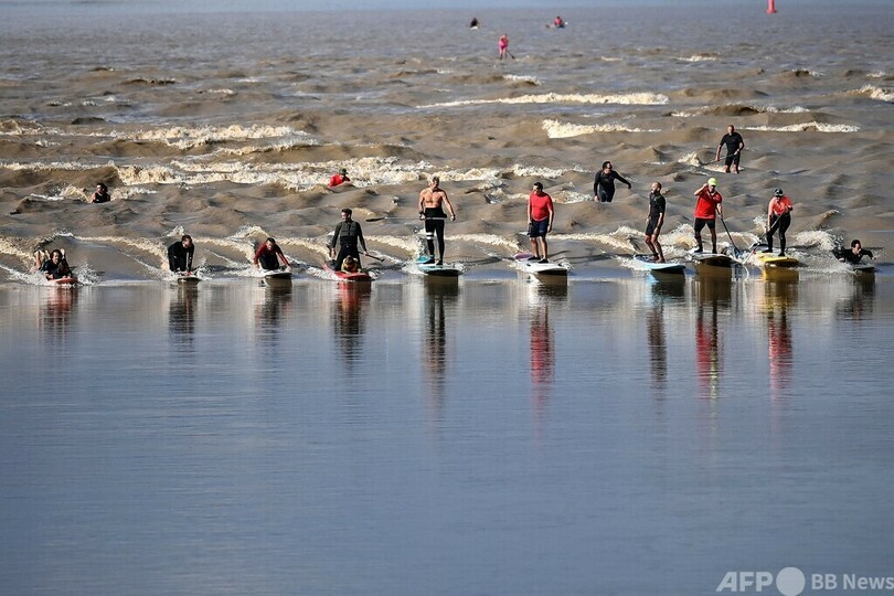【今日の1枚】川でサーフ天国 フランス